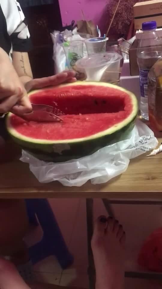 宿舍吃瓜恐怖,揭秘校园恐怖事件背后的真相