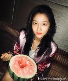 吃瓜博主写真,吃瓜博主背后的故事