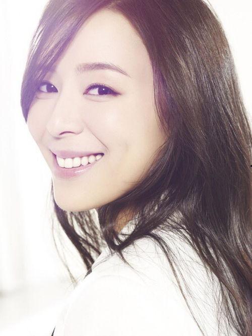 吃瓜张静初,从影坛新星到话题女王