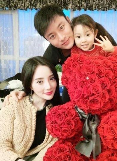 贾乃亮李小璐吃瓜